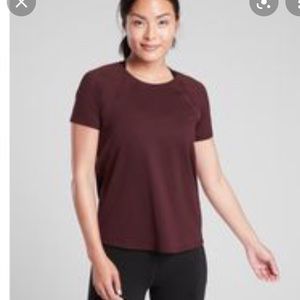 Athleta Chi mesh dot train tee, antique burgundy, large